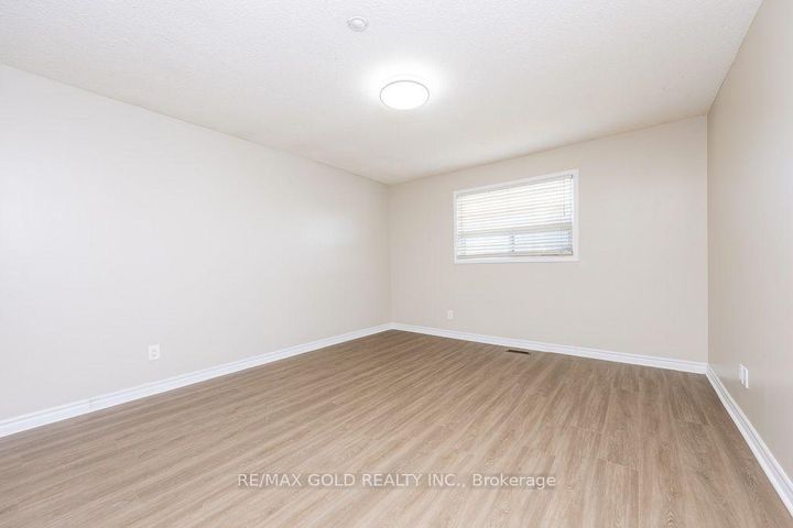 Photo 20 at 7283 Sigsbee Drive, Malton, Mississauga