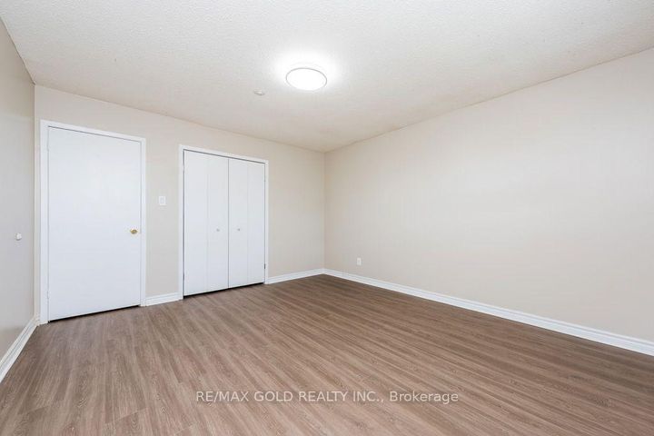 Photo 21 at 7283 Sigsbee Drive, Malton, Mississauga