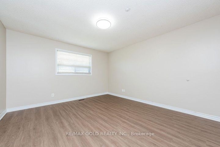 Photo 22 at 7283 Sigsbee Drive, Malton, Mississauga