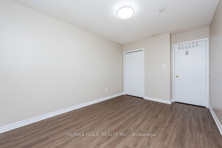 Photo 24 at 7283 Sigsbee Drive, Malton, Mississauga