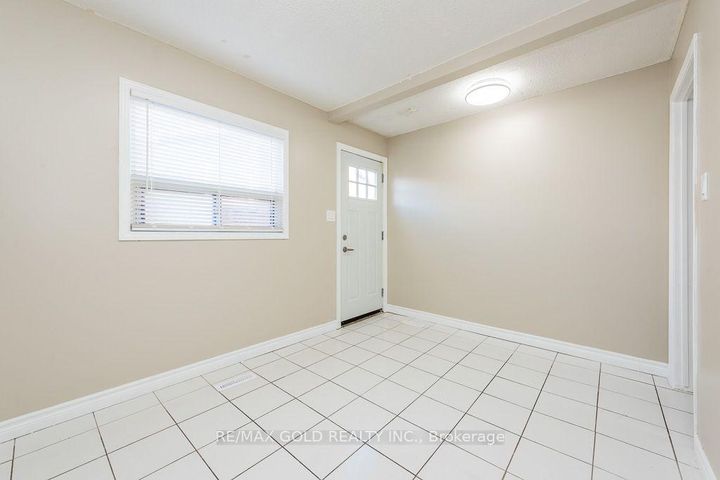 Photo 31 at 7283 Sigsbee Drive, Malton, Mississauga