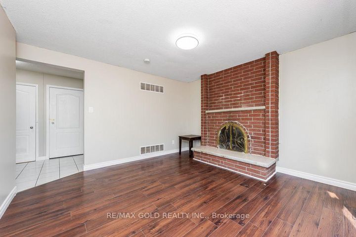 Photo 34 at 7283 Sigsbee Drive, Malton, Mississauga