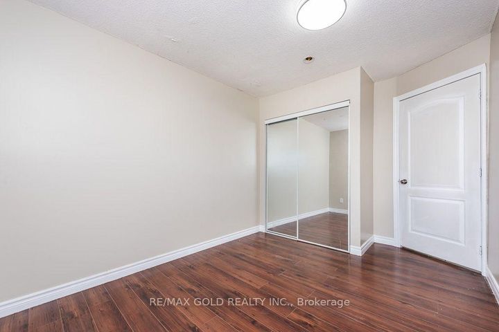 Photo 35 at 7283 Sigsbee Drive, Malton, Mississauga