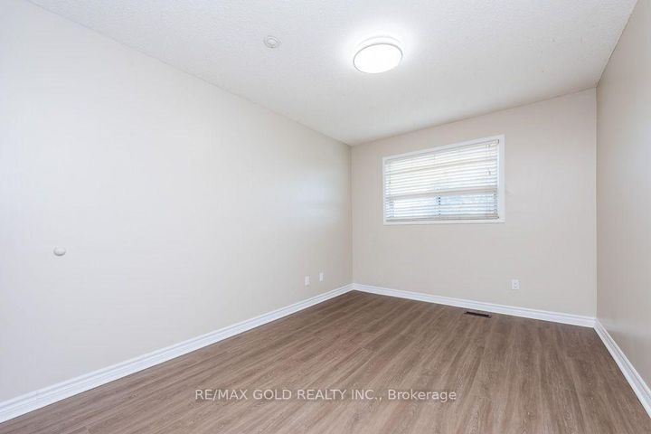 Photo 42 at 7283 Sigsbee Drive, Malton, Mississauga