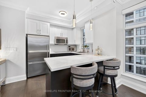 Photo 7 at 706 - 2 Old Mill Drive, Swansea, Toronto