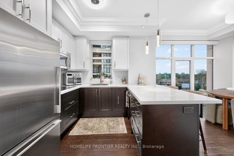 Photo 8 at 706 - 2 Old Mill Drive, Swansea, Toronto