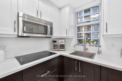 Photo 9 at 706 - 2 Old Mill Drive, Swansea, Toronto