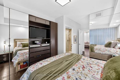 Photo 11 at 706 - 2 Old Mill Drive, Swansea, Toronto