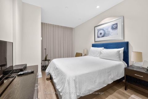 Photo 34 at 706 - 2 Old Mill Drive, Swansea, Toronto