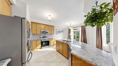 Photo 9 at 6 Homerton Avenue, Oak Ridges, Richmond Hill