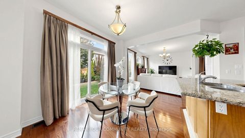 Photo 12 at 6 Homerton Avenue, Oak Ridges, Richmond Hill