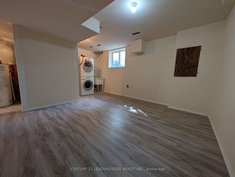 Photo 10 at 3 - 736 Kingston Road, Danforth, Toronto