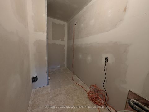 Photo 12 at 3 - 736 Kingston Road, Danforth, Toronto