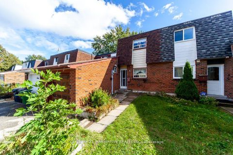 Photo 4 at 5 Wiggens Court, Malvern, Toronto