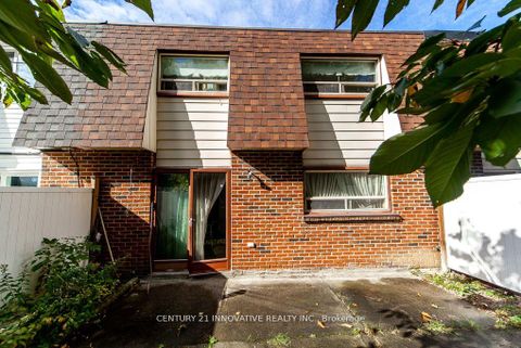 Photo 7 at 5 Wiggens Court, Malvern, Toronto