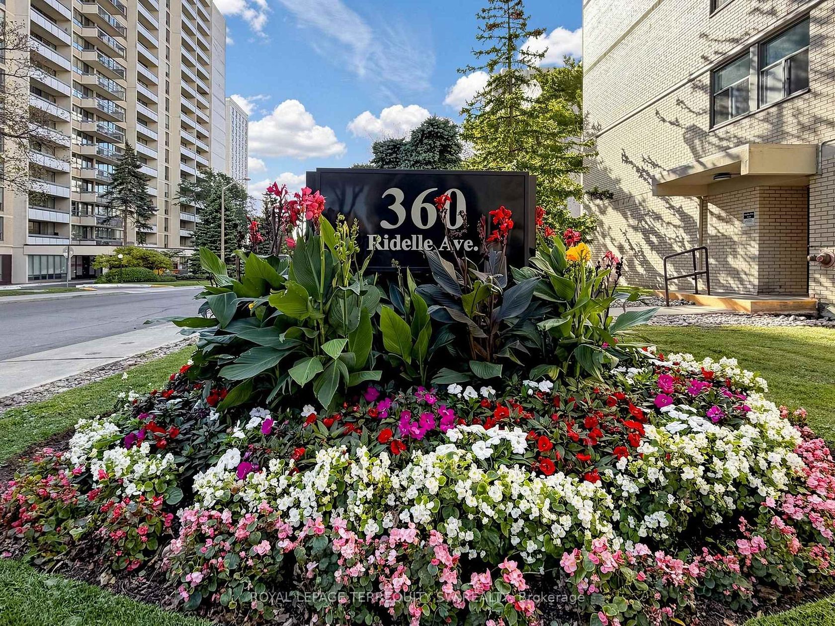 2301 - 360 Ridelle Ave Avenue, Belgravia, Toronto 