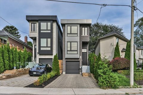 Photo 0 at 7A Everett Crescent, Lumsden, Toronto