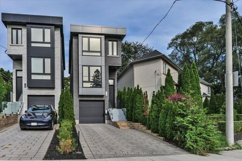 Photo 1 at 7A Everett Crescent, Lumsden, Toronto