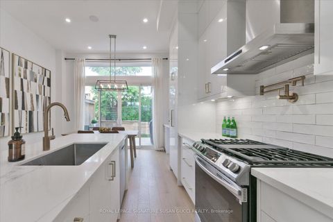 Photo 8 at 7A Everett Crescent, Lumsden, Toronto