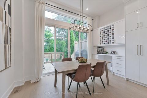 Photo 11 at 7A Everett Crescent, Lumsden, Toronto