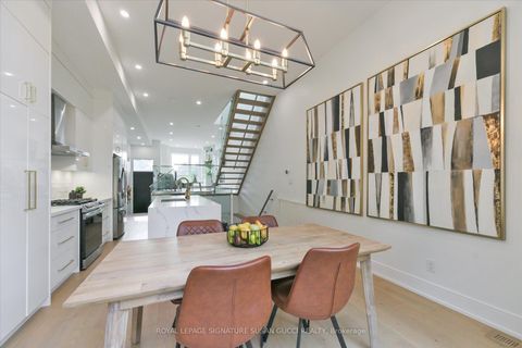 Photo 12 at 7A Everett Crescent, Lumsden, Toronto