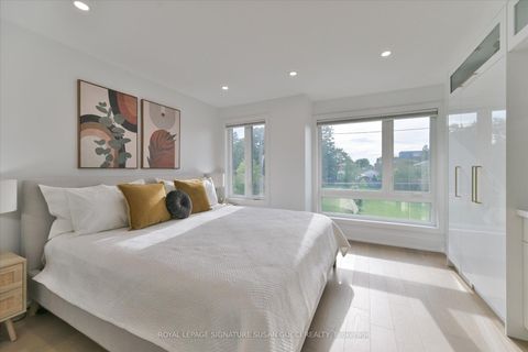 Photo 17 at 7A Everett Crescent, Lumsden, Toronto