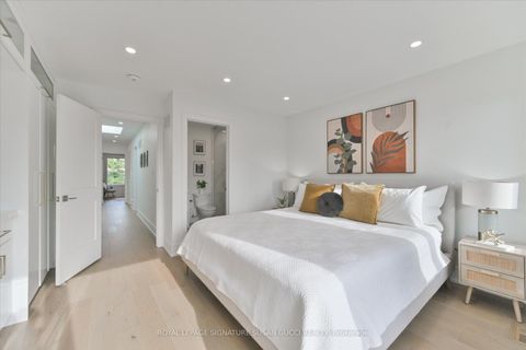 Photo 18 at 7A Everett Crescent, Lumsden, Toronto