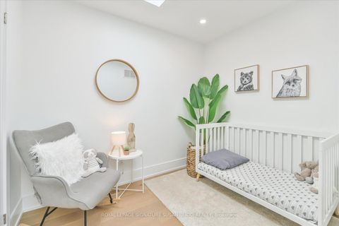 Photo 24 at 7A Everett Crescent, Lumsden, Toronto