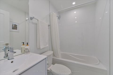 Photo 25 at 7A Everett Crescent, Lumsden, Toronto