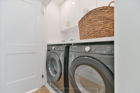Photo 26 at 7A Everett Crescent, Lumsden, Toronto