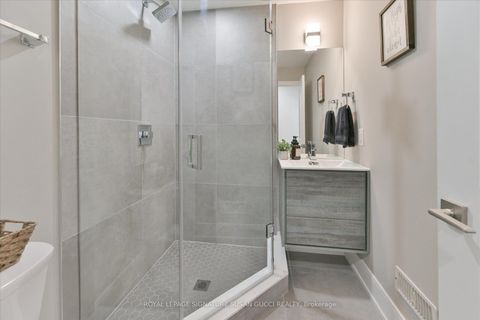 Photo 28 at 7A Everett Crescent, Lumsden, Toronto
