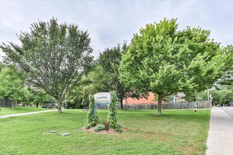 Photo 34 at 7A Everett Crescent, Lumsden, Toronto