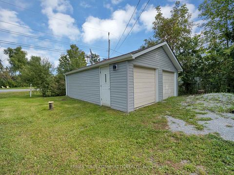 Photo 3 at 18 Isle Vista Drive, Virginia, Georgina