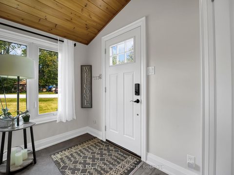 Photo 11 at 18 Isle Vista Drive, Virginia, Georgina