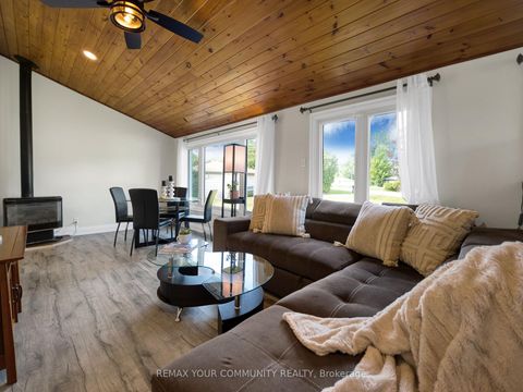 Photo 12 at 18 Isle Vista Drive, Virginia, Georgina