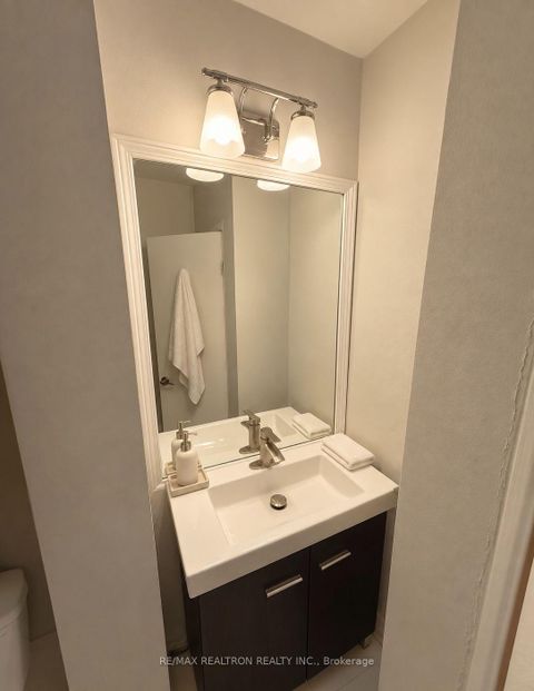 Photo 9 at 106 - 2 Ridelle Avenue, Forest Hill North, Toronto