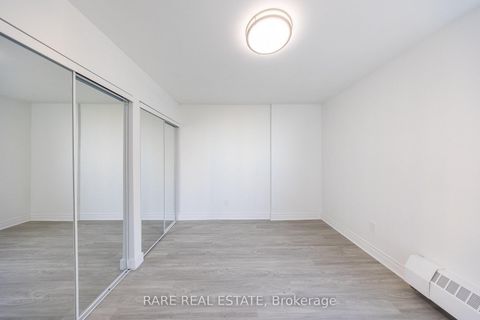 Photo 6 at 914 - 60 Pavane Linkway, Flemingdon Park, Toronto