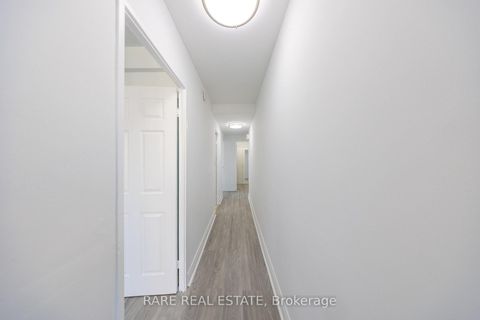 Photo 8 at 914 - 60 Pavane Linkway, Flemingdon Park, Toronto