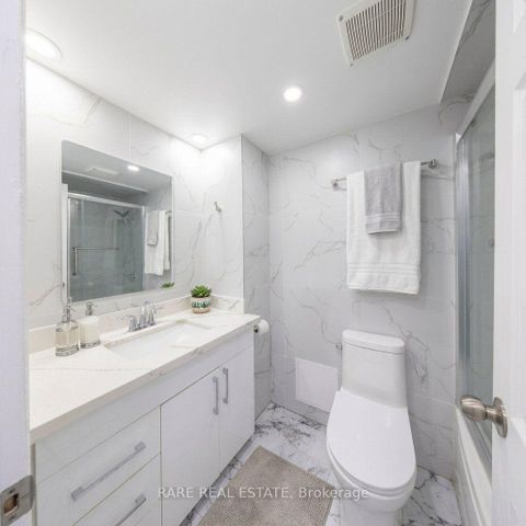 Photo 9 at 914 - 60 Pavane Linkway, Flemingdon Park, Toronto