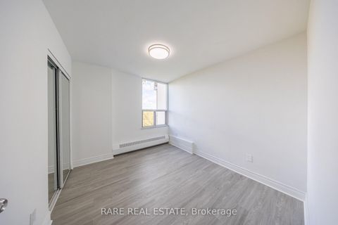 Photo 12 at 914 - 60 Pavane Linkway, Flemingdon Park, Toronto