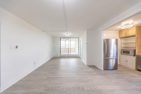Photo 18 at 914 - 60 Pavane Linkway, Flemingdon Park, Toronto