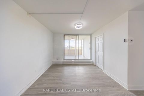 Photo 20 at 914 - 60 Pavane Linkway, Flemingdon Park, Toronto