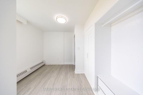 Photo 25 at 914 - 60 Pavane Linkway, Flemingdon Park, Toronto