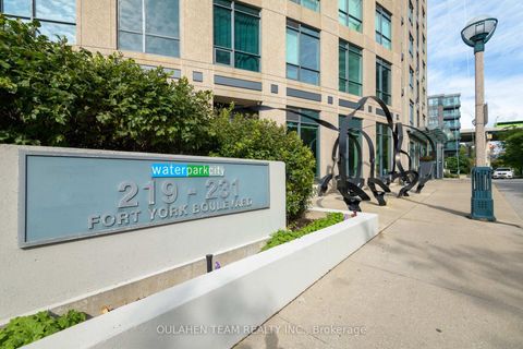 Photo 2 at 304 - 219 Fort York Boulevard, Niagara, Toronto
