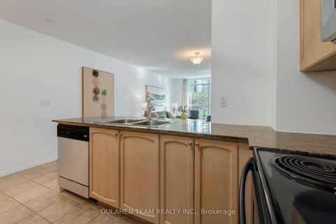 Photo 11 at 304 - 219 Fort York Boulevard, Niagara, Toronto
