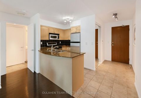 Photo 13 at 304 - 219 Fort York Boulevard, Niagara, Toronto