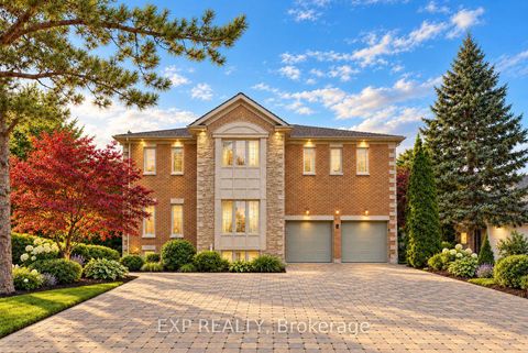 Photo 1 at 2 Shallmar Gardens, Bayview Hill, Richmond Hill