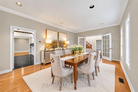 Photo 7 at 2 Shallmar Gardens, Bayview Hill, Richmond Hill