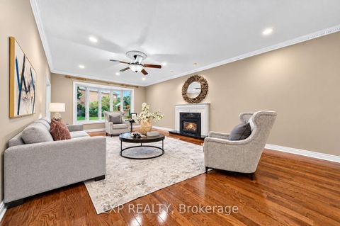 Photo 12 at 2 Shallmar Gardens, Bayview Hill, Richmond Hill