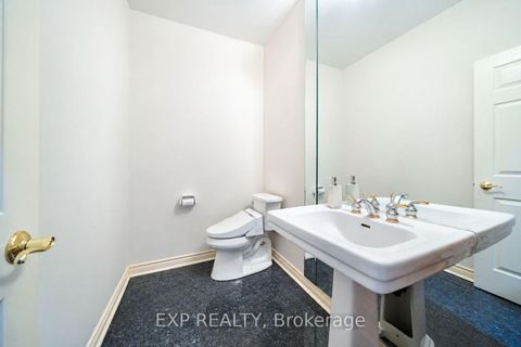 Photo 18 at 2 Shallmar Gardens, Bayview Hill, Richmond Hill